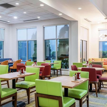 Hilton Garden Inn Morgantown Bagian luar foto