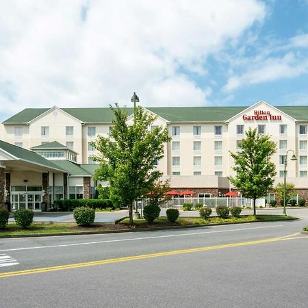 Hilton Garden Inn Morgantown Bagian luar foto